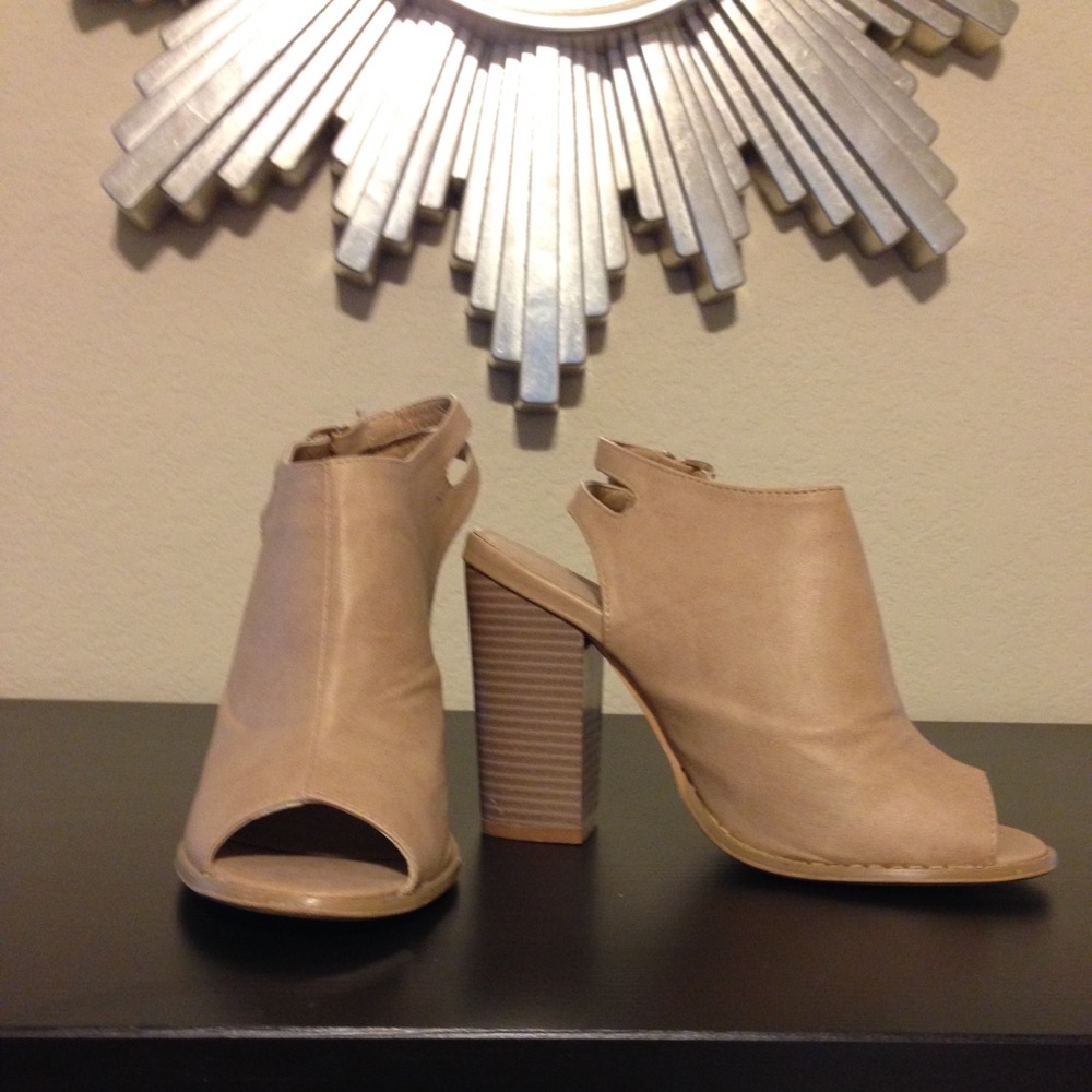 Qupid peep toe boots